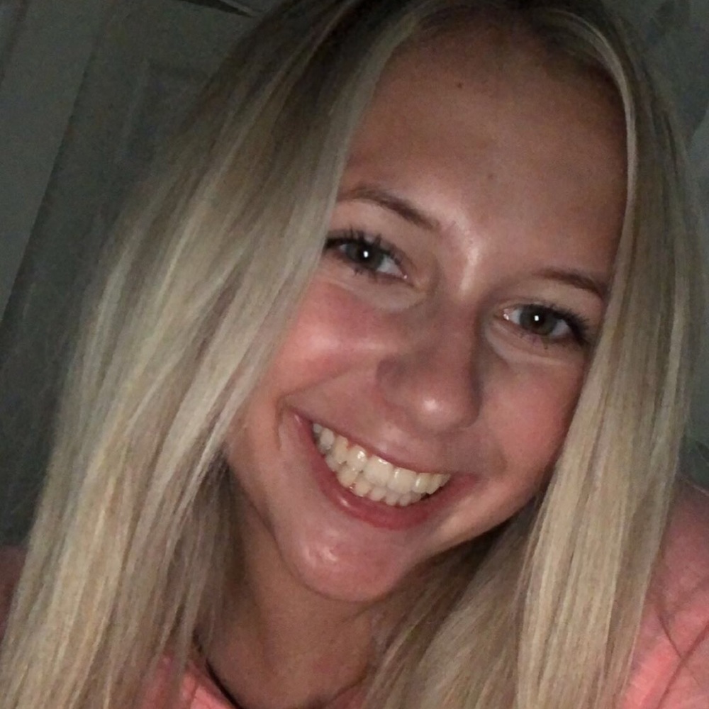 Meet your Posher, Mia